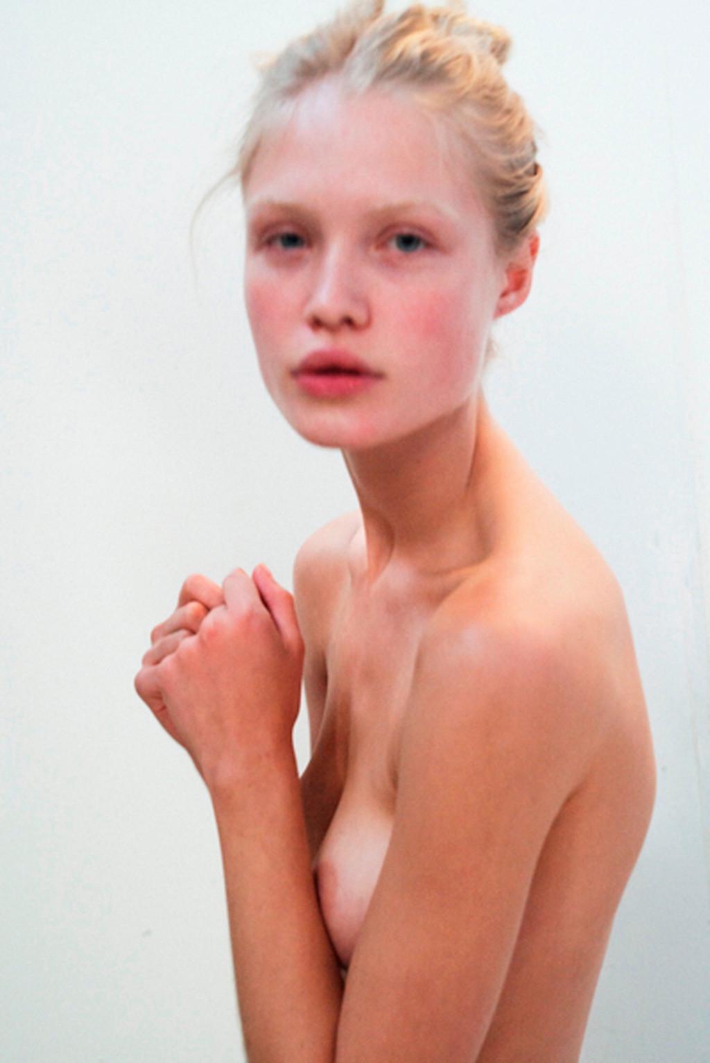 16P Camilla Forchhammer shows off her fully naked body at the photoshoot by Chadwick