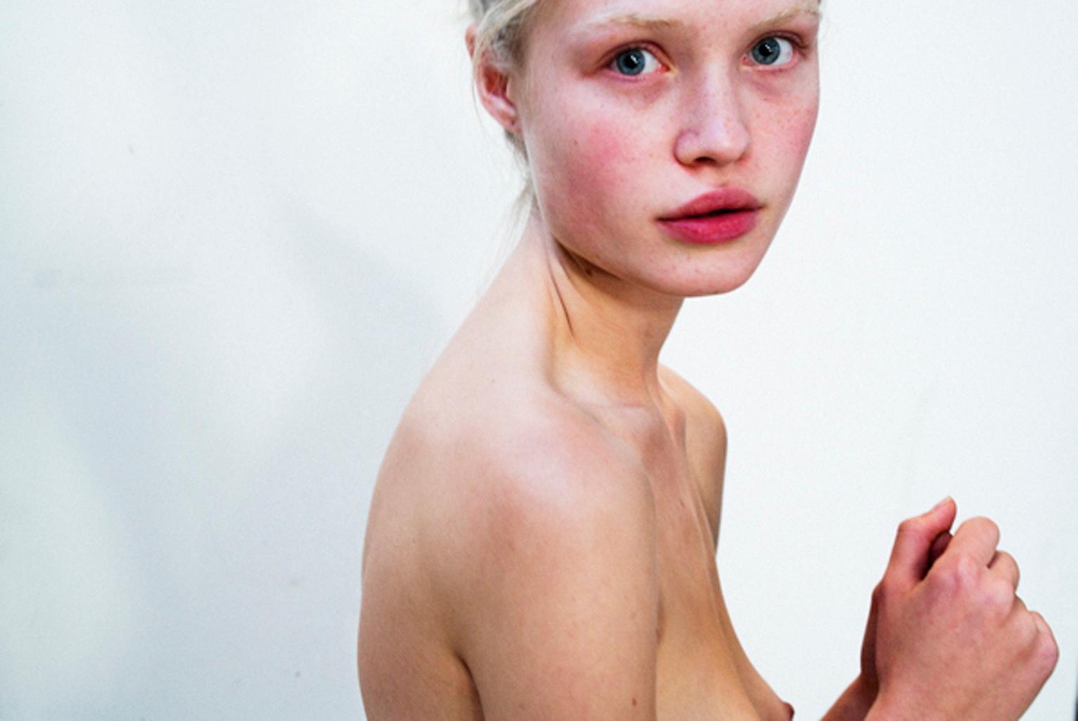 16P Camilla Forchhammer shows off her fully naked body at the photoshoot by Chadwick