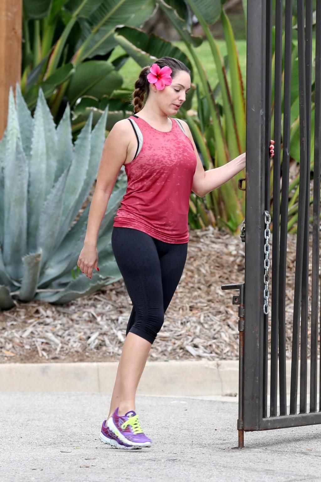 16P Kelly Brook getting wet and showing booty in tights after a workout in LA