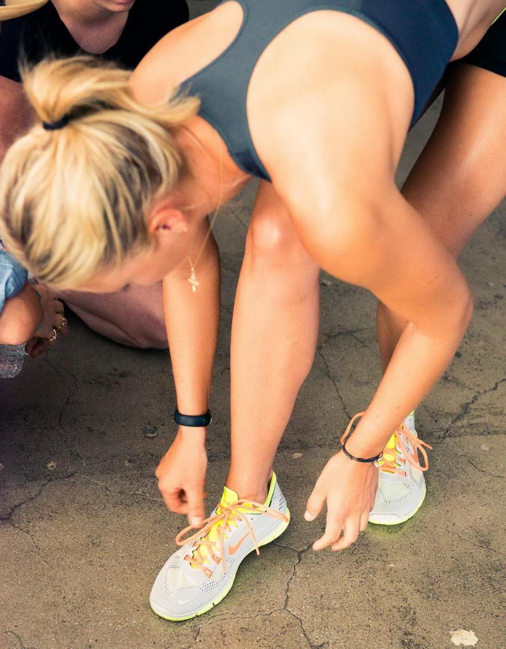 16P Maria Sharapova shows off her hot body in a skimpy sports outfut while working o