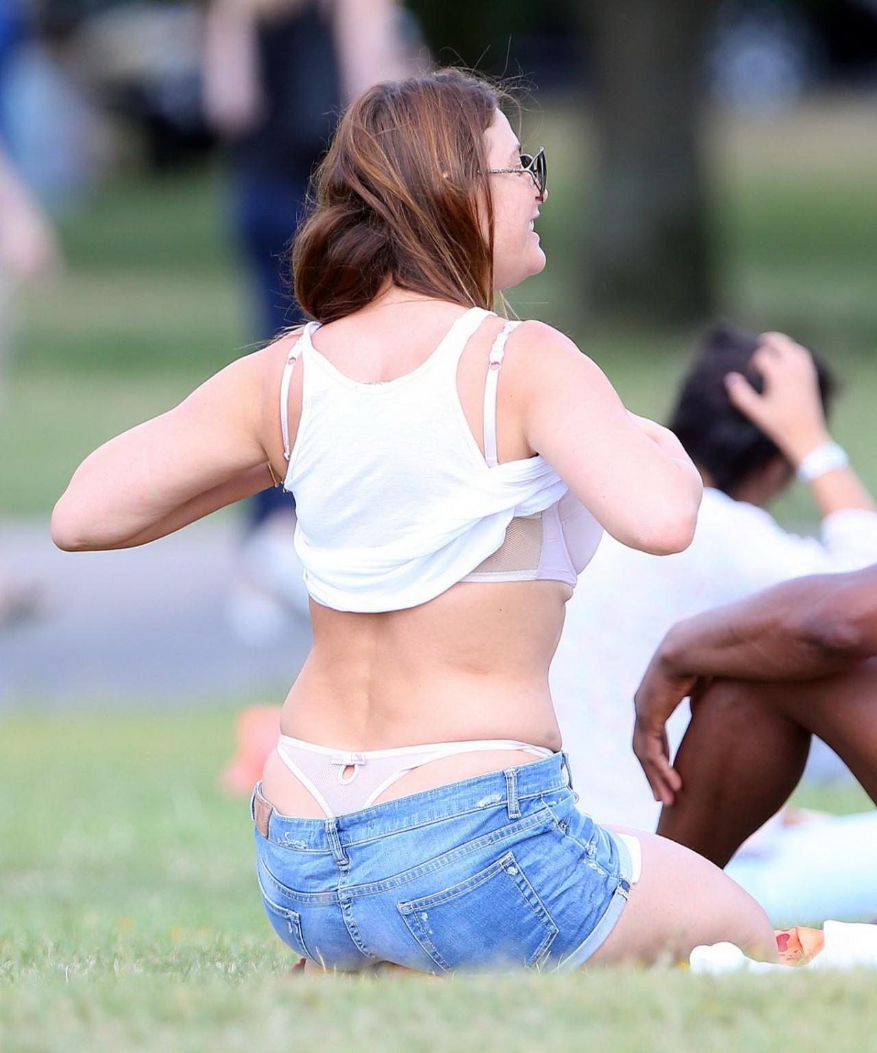 16P Lisa Snowdon caught while tanning in a thong lingerie at Finsbury Park in London