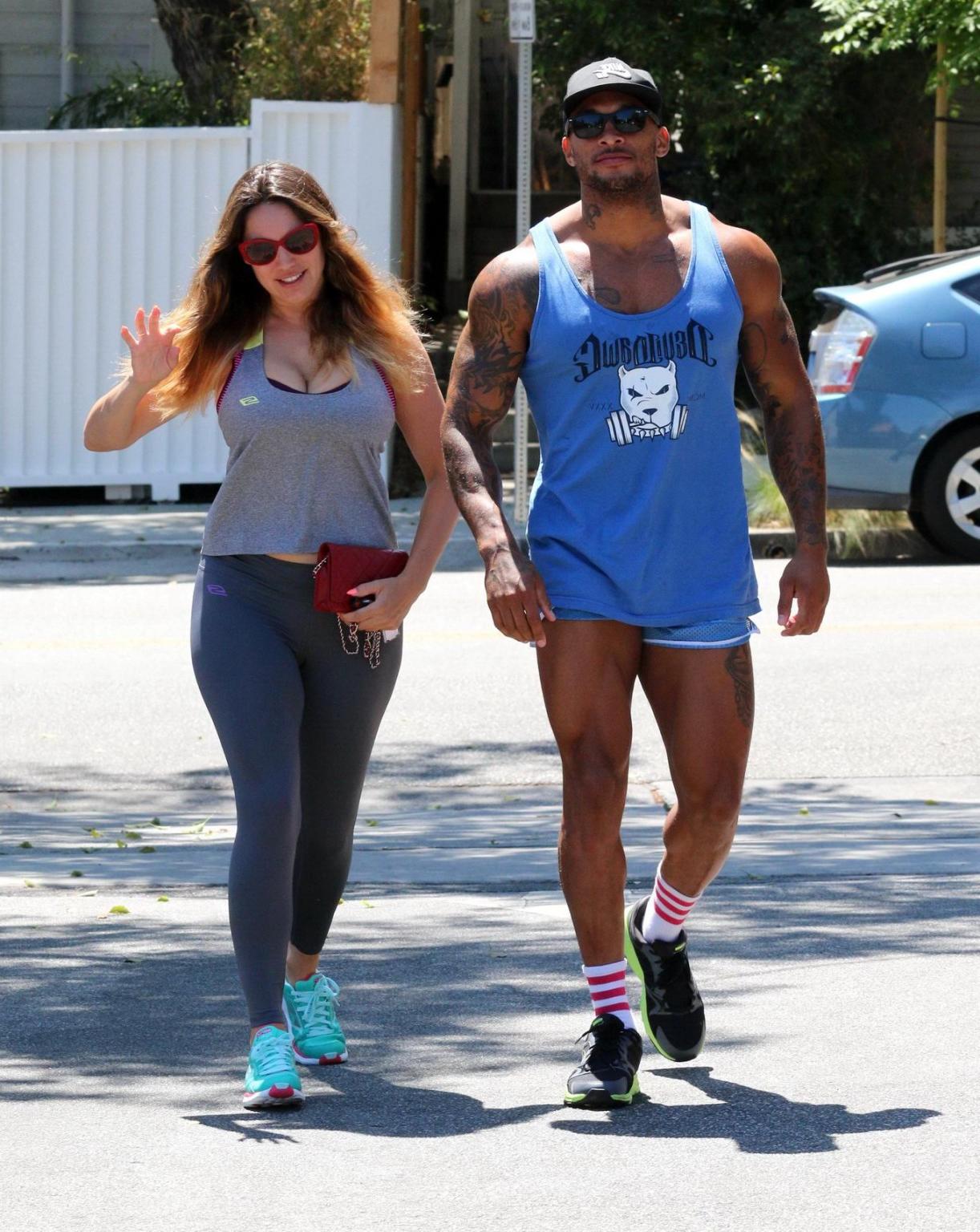 16P Kelly Brook shows off her curvy body wearing a tight sports outfit out in Beverl