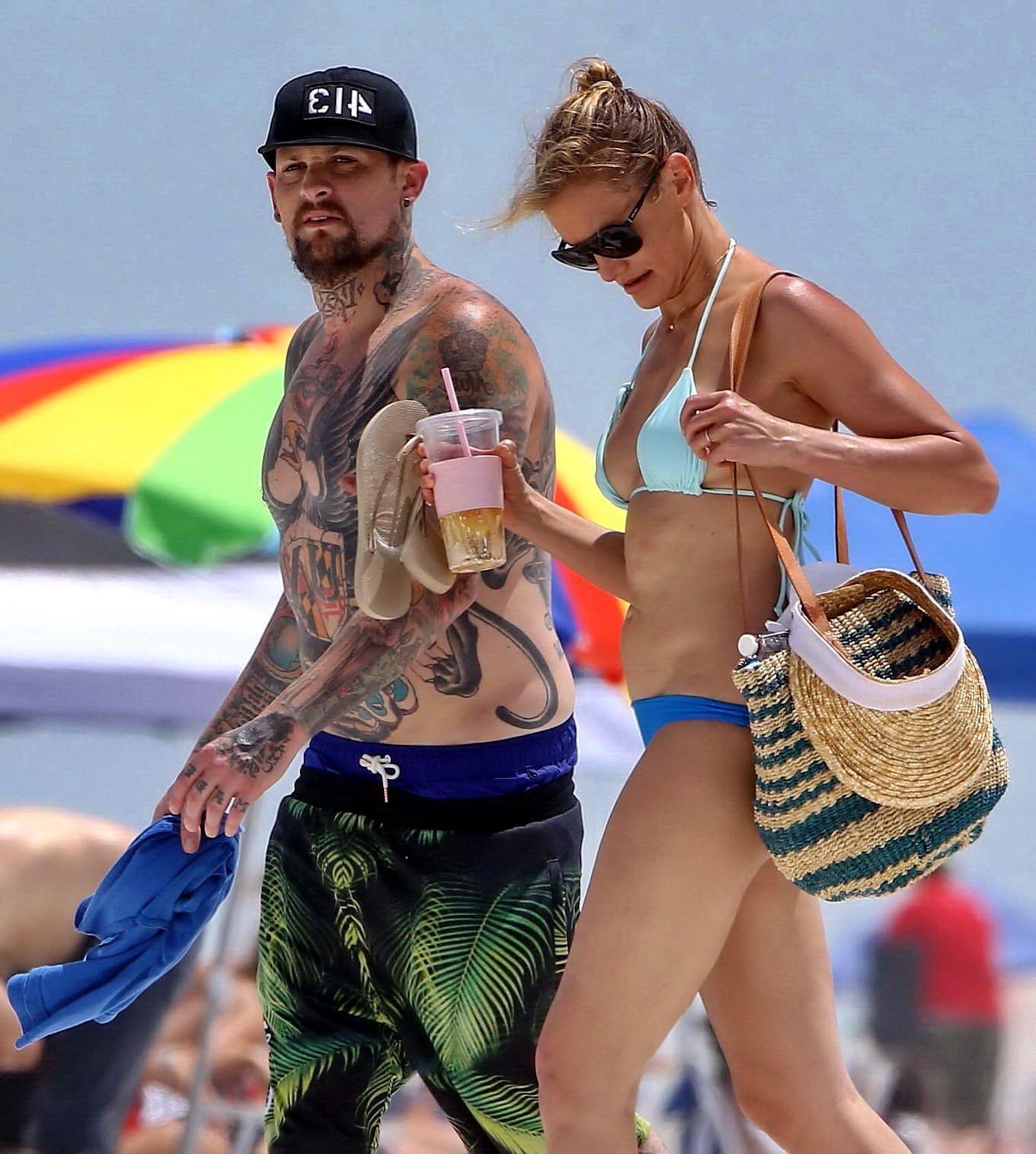 16P Cameron Diaz shows ass crack wearing a skimpy bikini on a beach in Florida