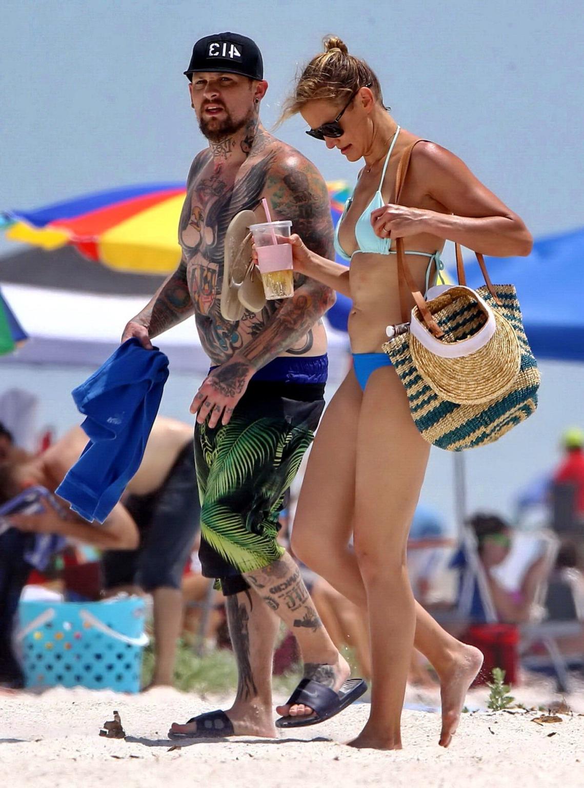 16P Cameron Diaz shows ass crack wearing a skimpy bikini on a beach in Florida
