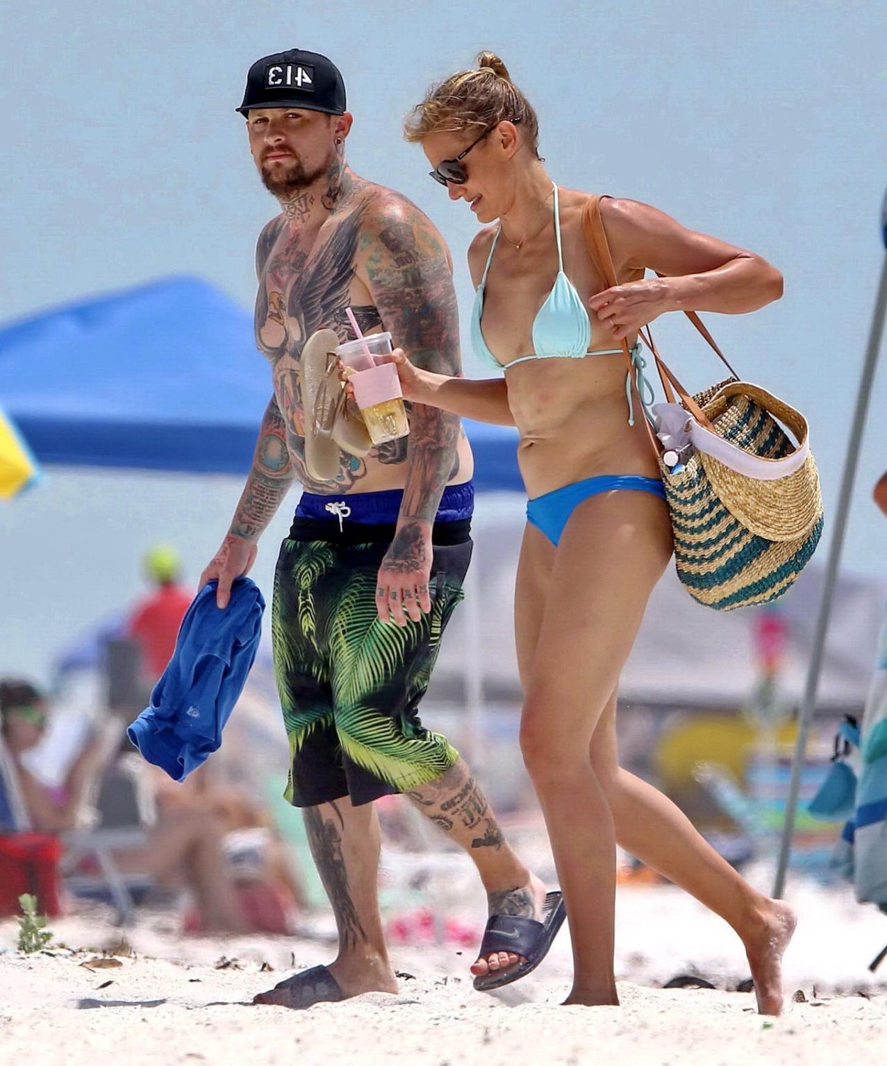 16P Cameron Diaz shows ass crack wearing a skimpy bikini on a beach in Florida