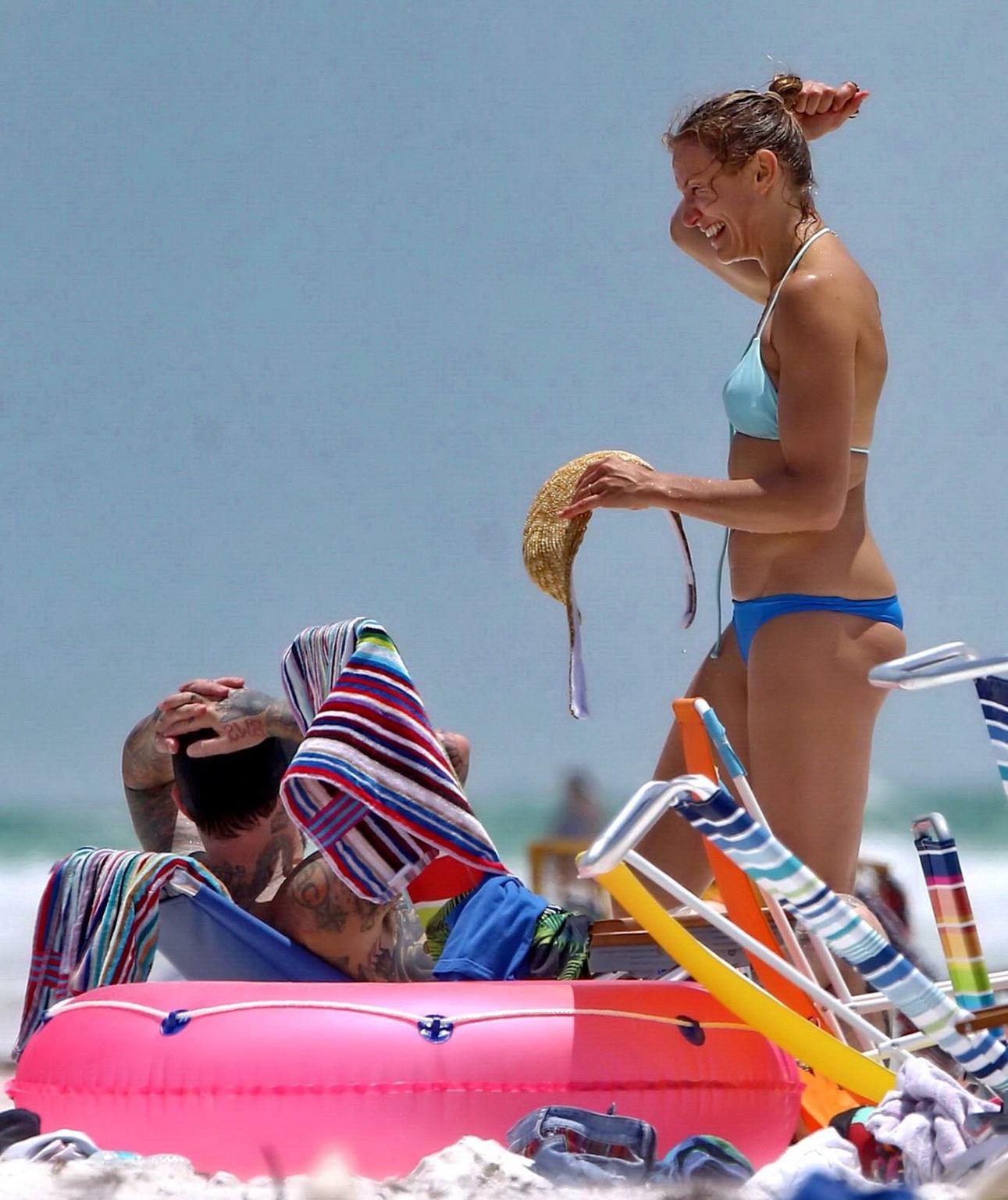 16P Cameron Diaz shows ass crack wearing a skimpy bikini on a beach in Florida