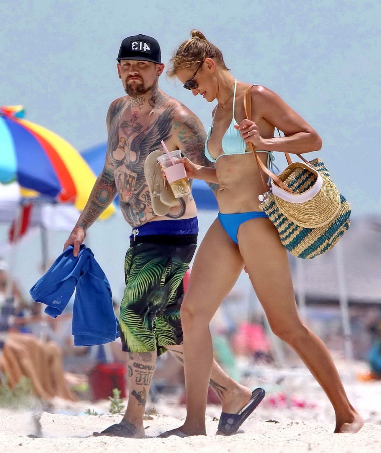 16P Cameron Diaz shows ass crack wearing a skimpy bikini on a beach in Florida