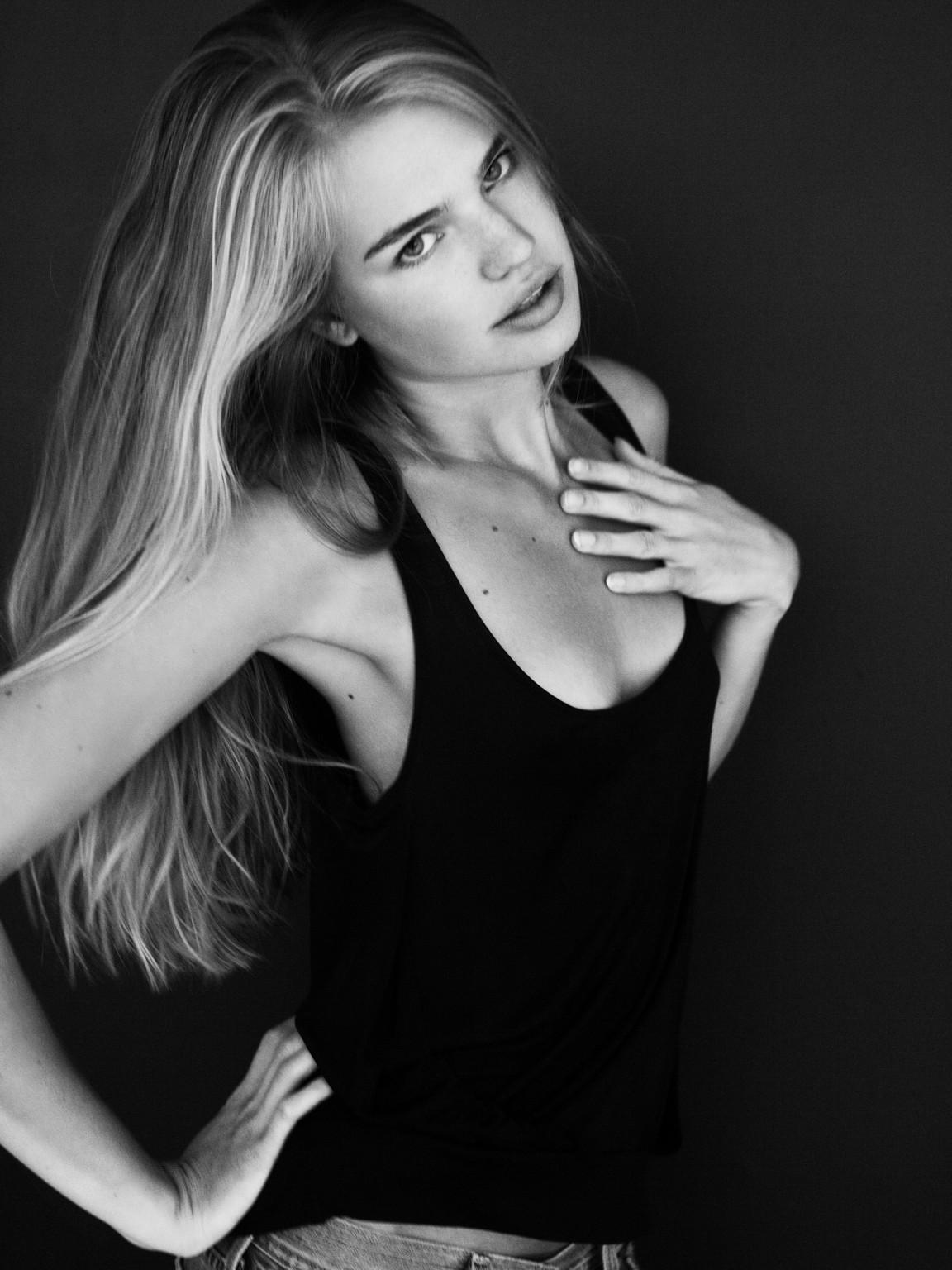 16P Milou Sluis showing off her ass and tits in Chadwick Tyler photoshoot