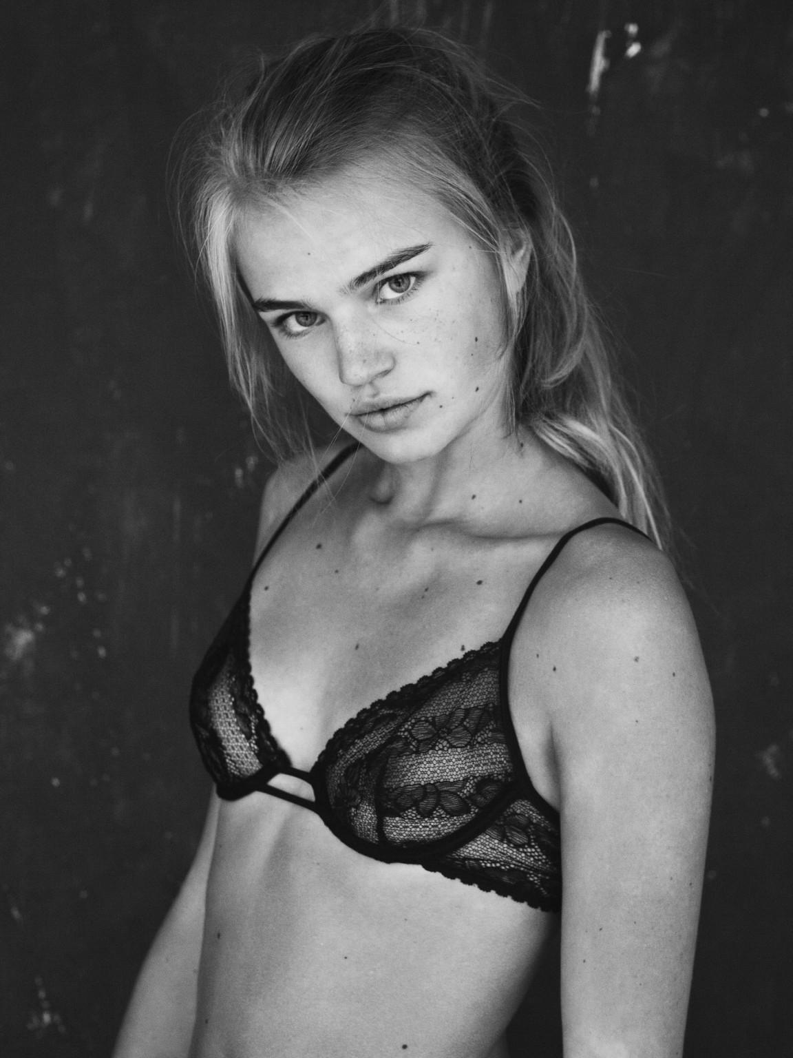 16P Milou Sluis showing off her ass and tits in Chadwick Tyler photoshoot