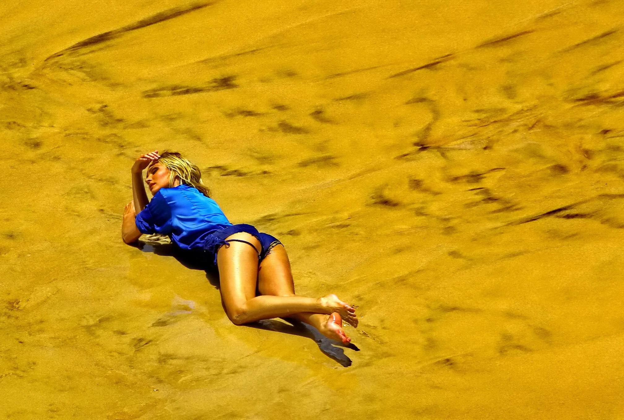 16P Candice Swanepoel nip peek and showing off her ass at the beach photoshoot in Br