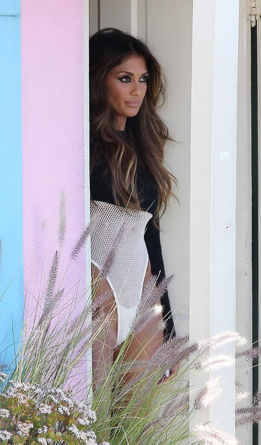 16P Nicole Scherzinger wearing various sexy outfits for Missguided photoshoot in LA
