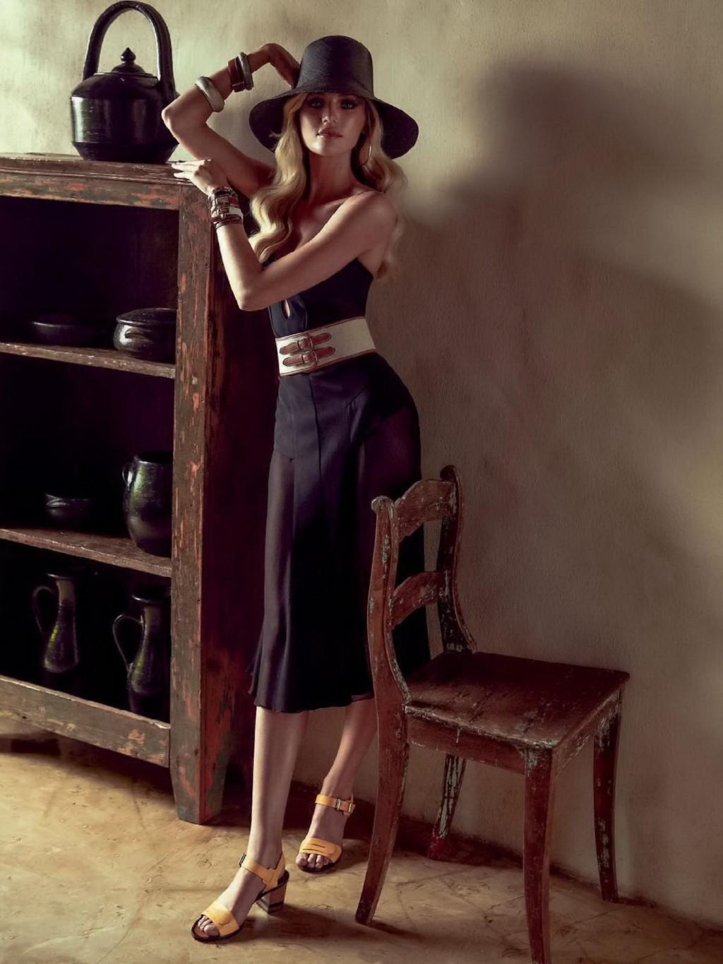 16P Candice Swanepoel looking very hot in Vogue Magazine Brazil photoshoot
