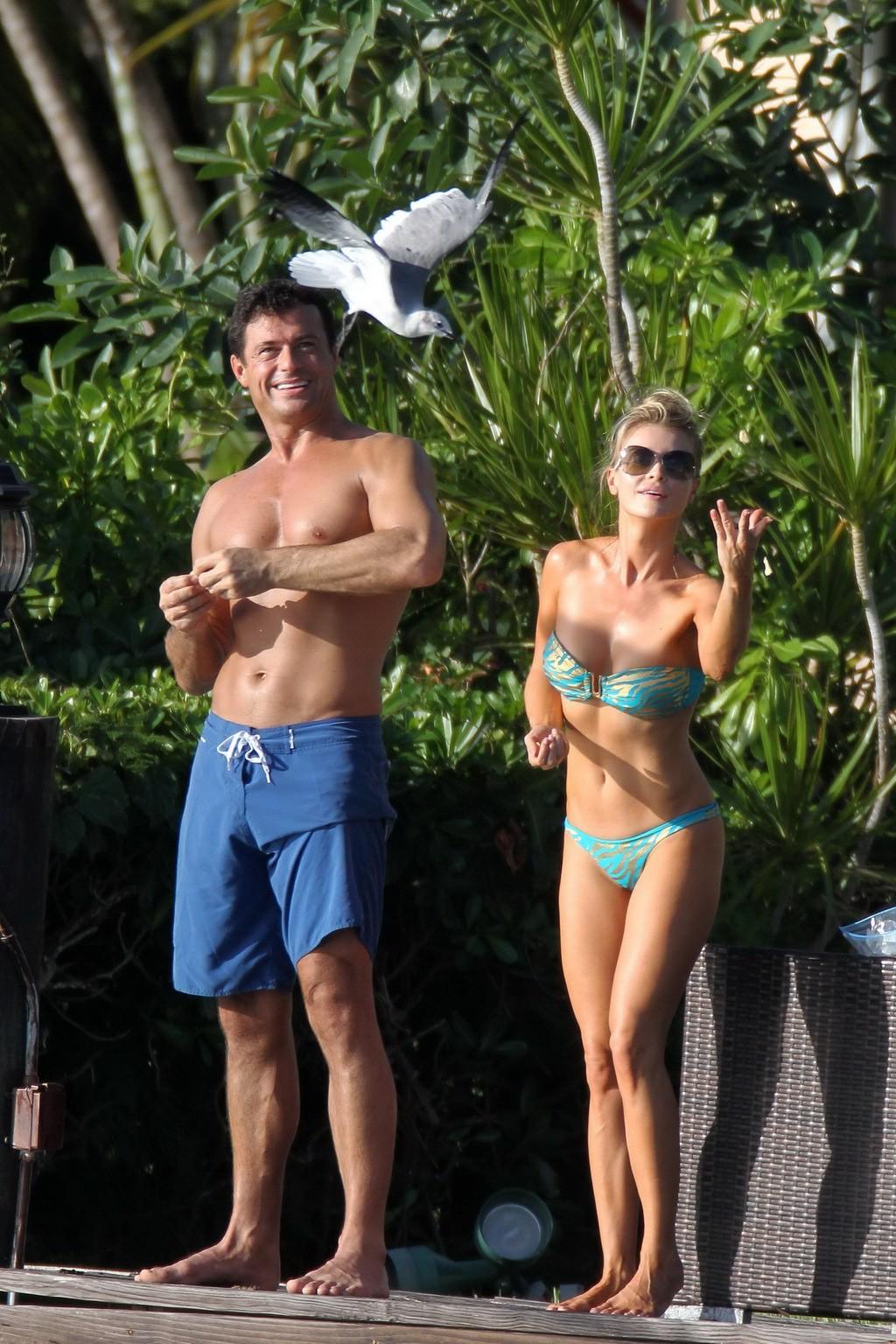 16P Joanna Krupa in a blue tube bikini humping and kissing Romain Zago poolside in M