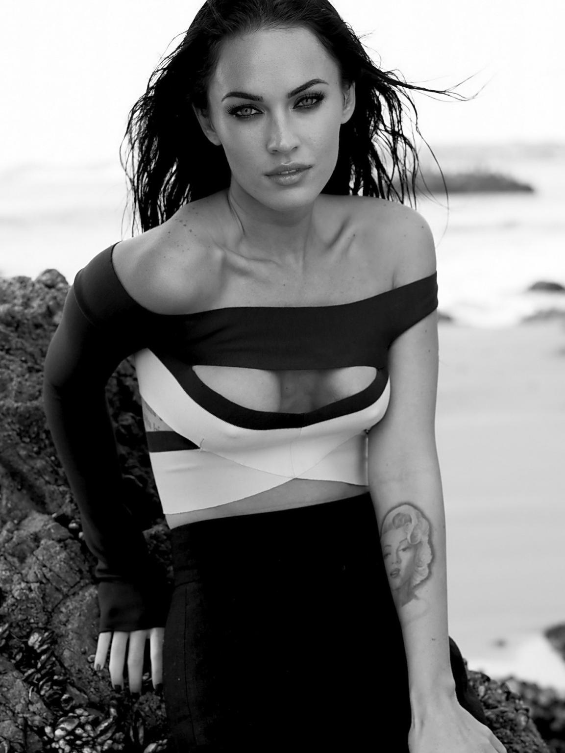 10P Megan Fox braless flashing her treasure at a photoshoot by Alexei Hay for Elle m