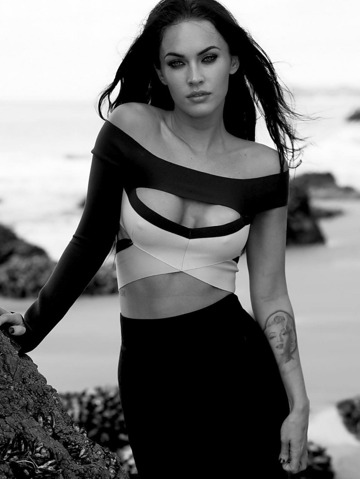10P Megan Fox braless flashing her treasure at a photoshoot by Alexei Hay for Elle m