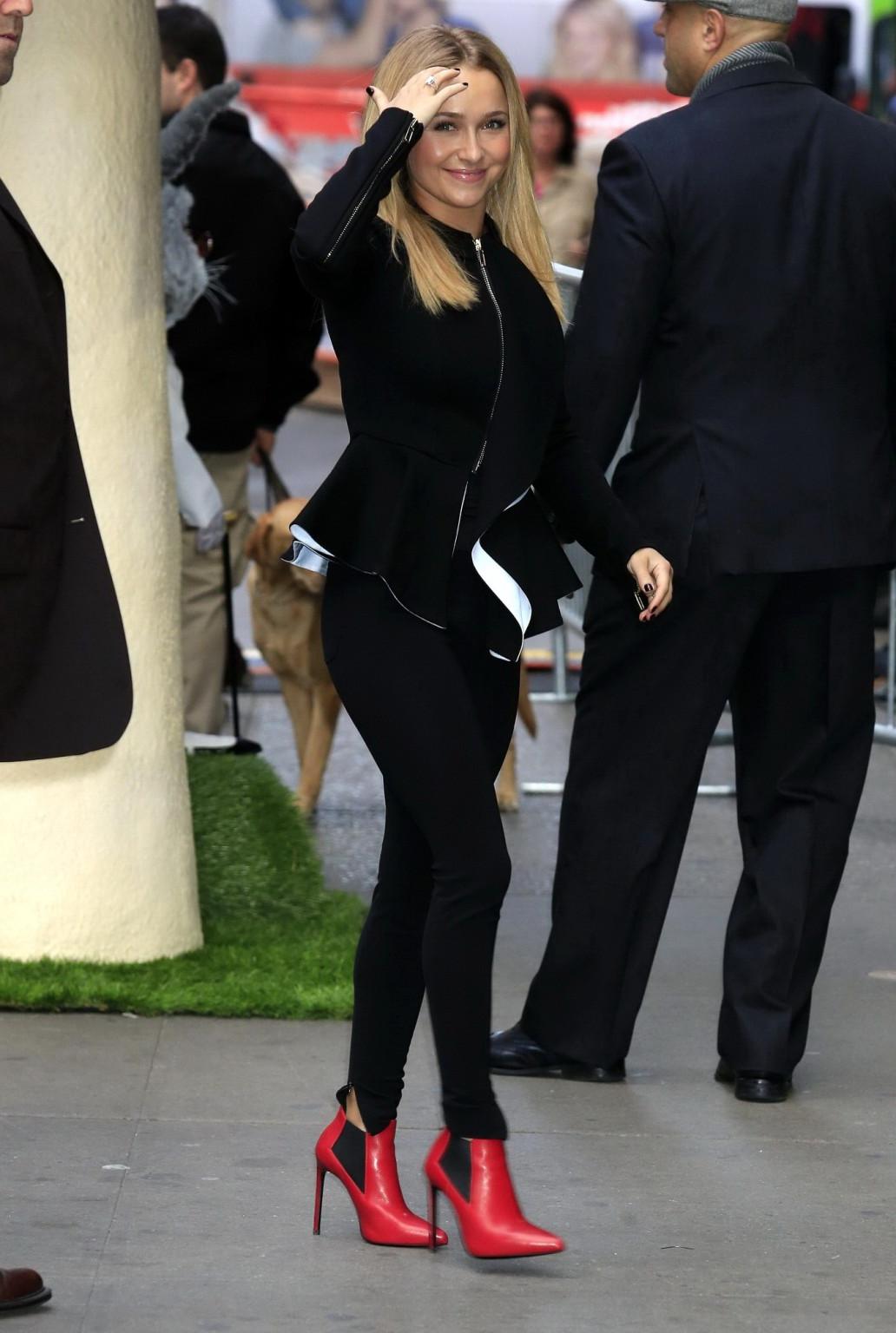 16P Hayden Panettiere shows off her ass wearing black tights at 'Good Morning Americ