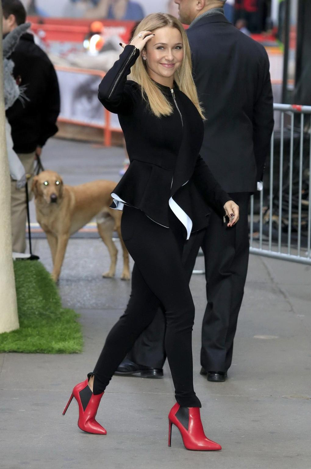 16P Hayden Panettiere shows off her ass wearing black tights at 'Good Morning Americ