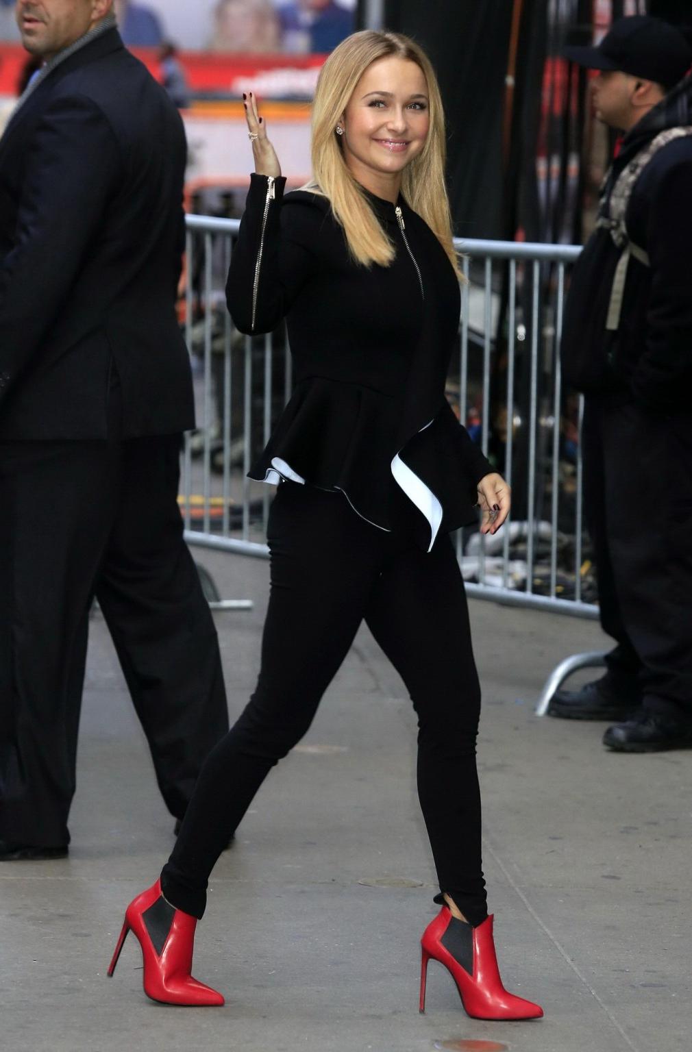 16P Hayden Panettiere shows off her ass wearing black tights at 'Good Morning Americ