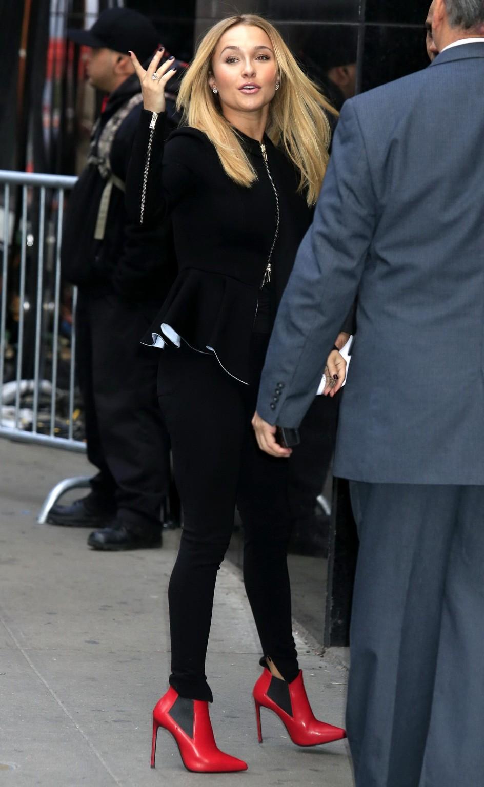 16P Hayden Panettiere shows off her ass wearing black tights at 'Good Morning Americ