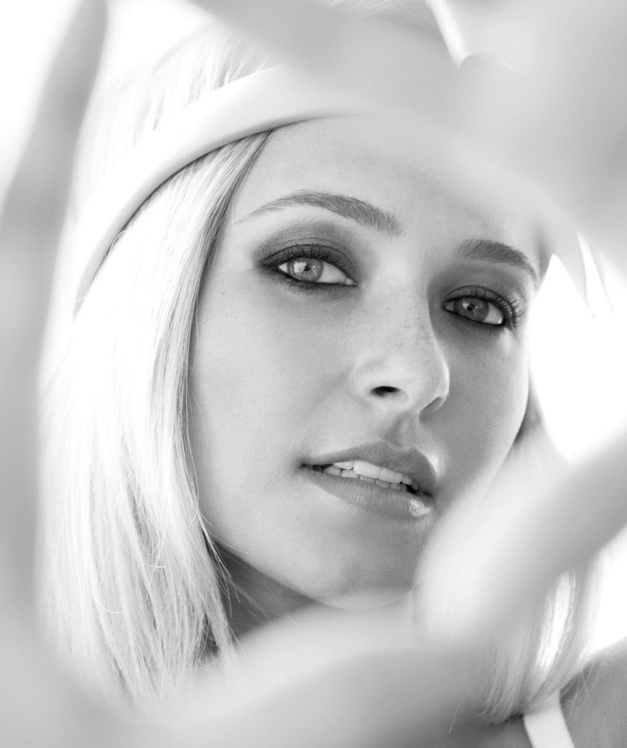 16P Hayden Panettiere looking very hot in Cliff Watts photoshoot for March 2013 issu