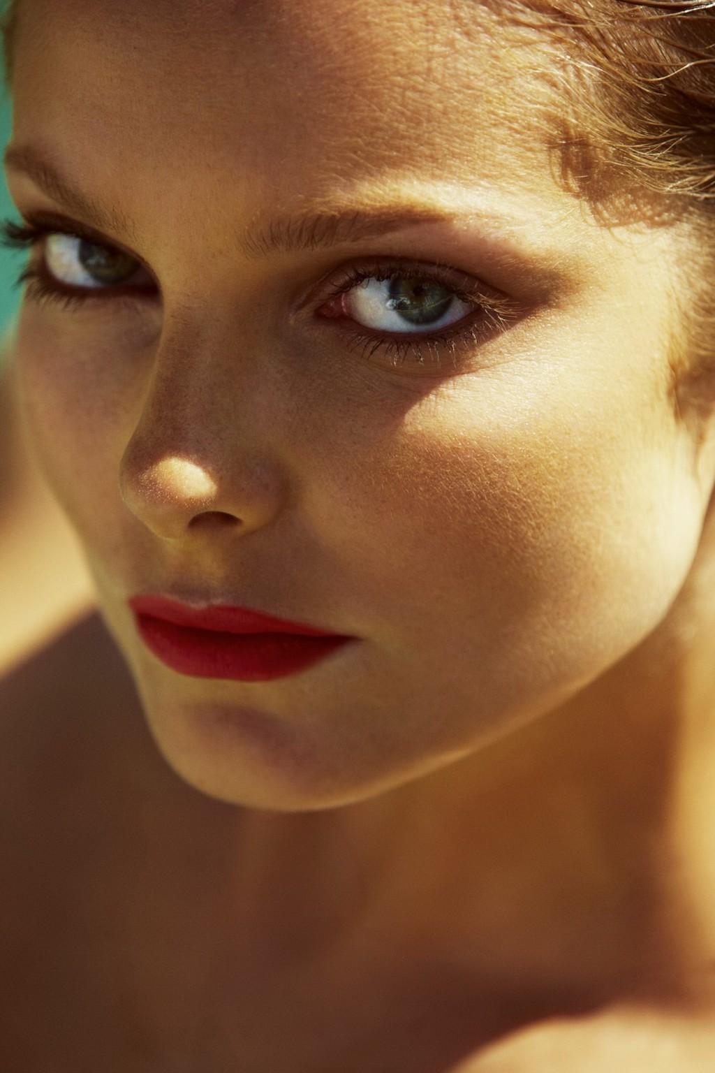 16P Eniko Mihalik posing topless in Jenny Gage  Tom Betterton photoshoot for Elle Fr