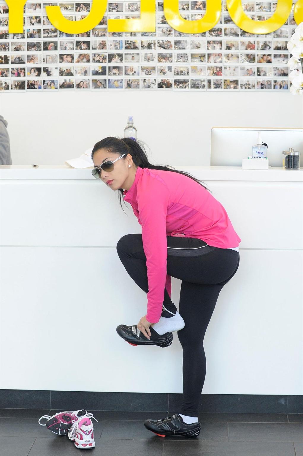 16P Nicole Scherzinger shows pokies  ass wearing tight workout outfit in LA