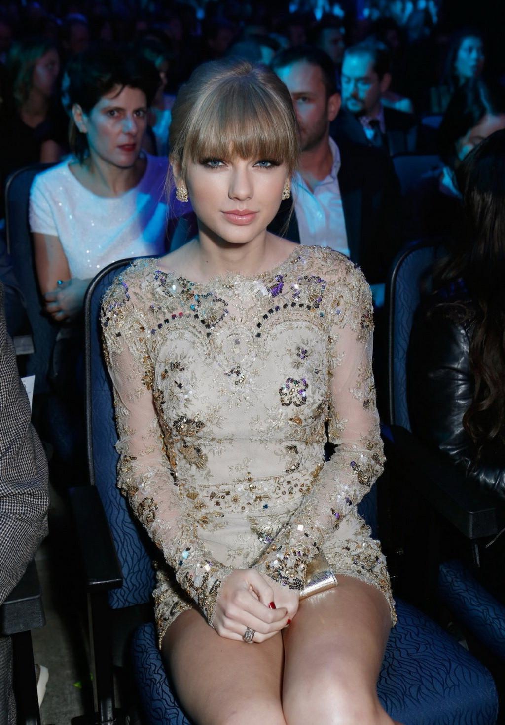 9P Taylor Swift stunning in shiny transparent bareback mini dress at 2012 American 