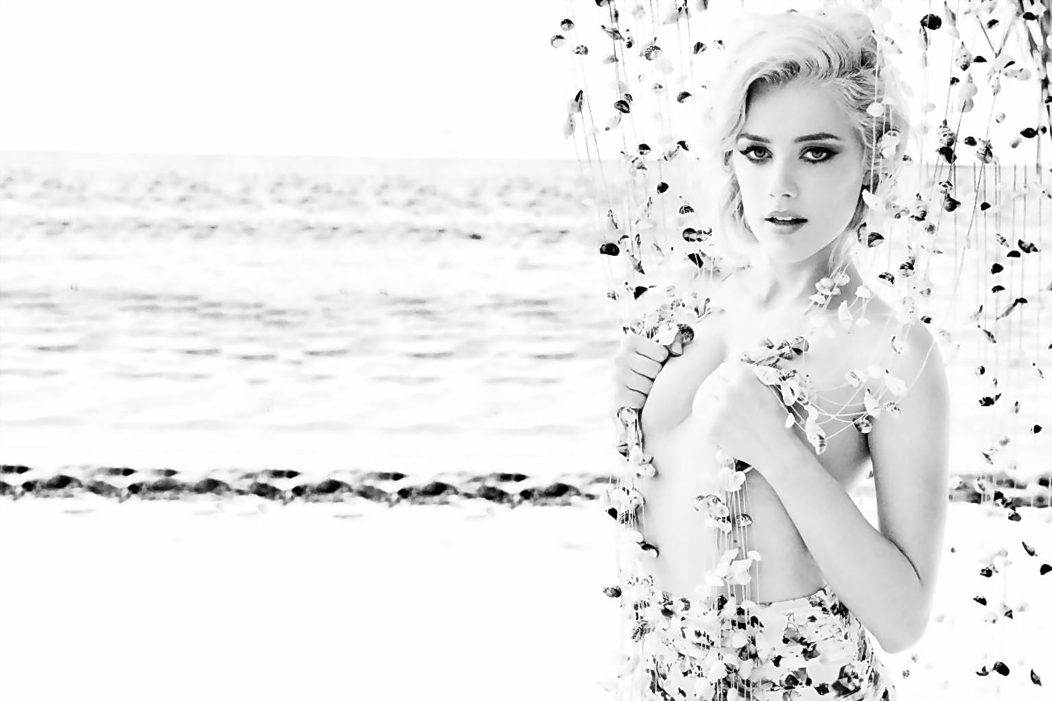10P Amber Heard showing off her curves wearing bikini and skimpy outfit at Guess Sum
