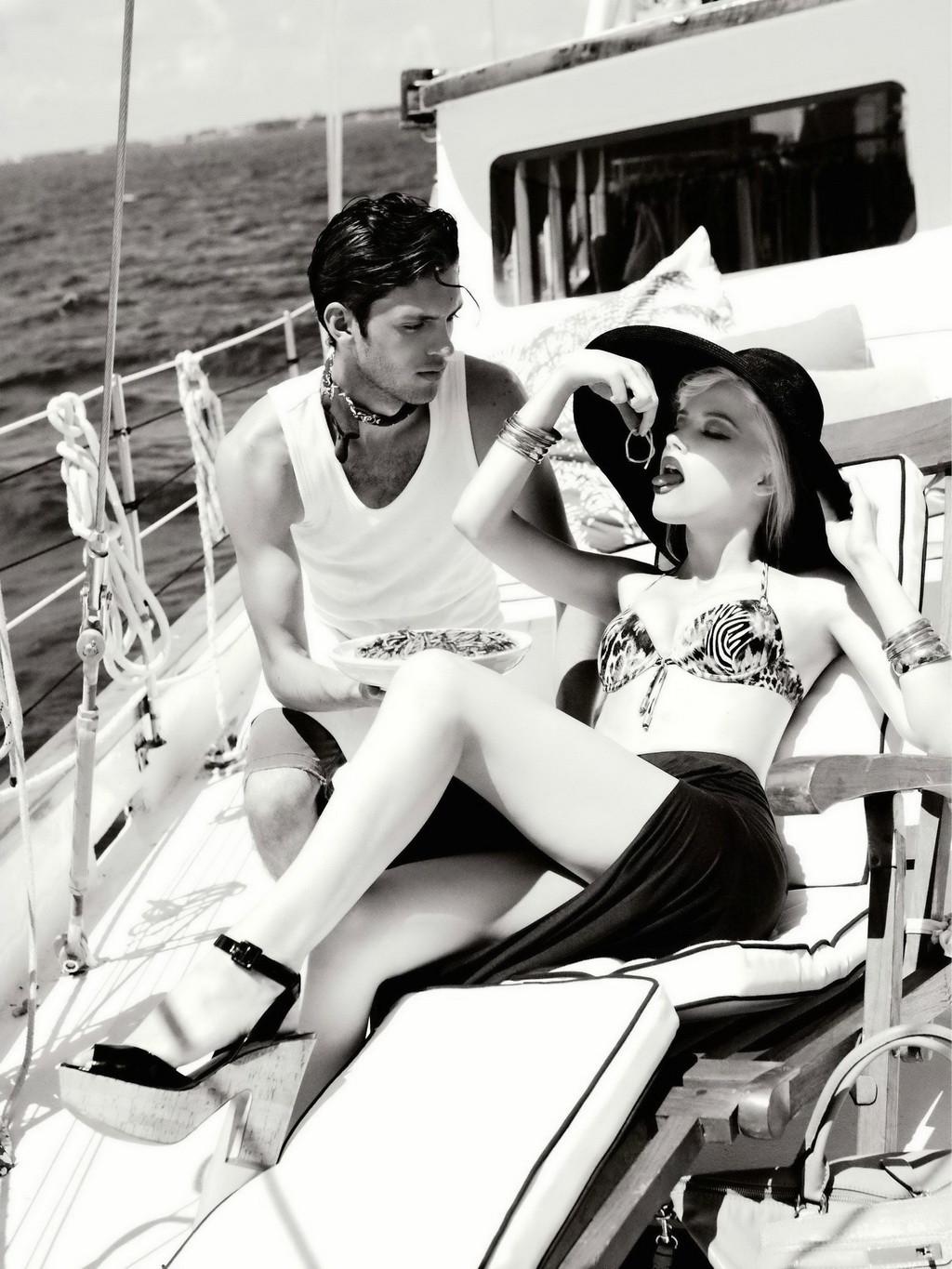 10P Amber Heard showing off her curves wearing bikini and skimpy outfit at Guess Sum