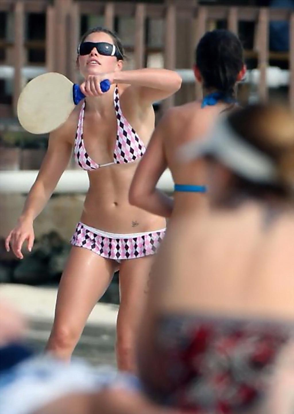 10P Jessica Biel looking very hot in bikini while practiced some beach sports in Pue