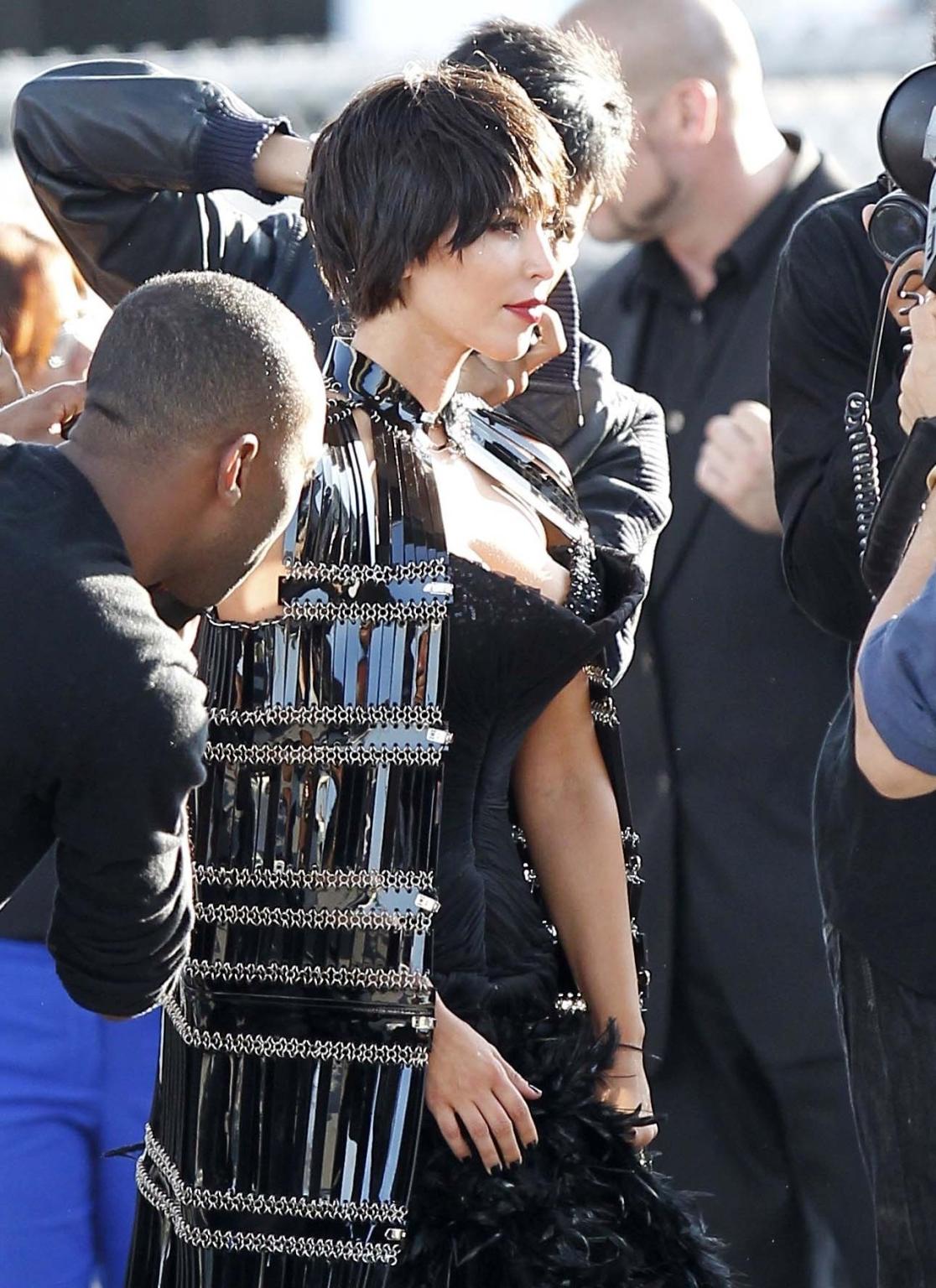 10P Kim Kardashian doing a very hot photoshoot in Los Angeles