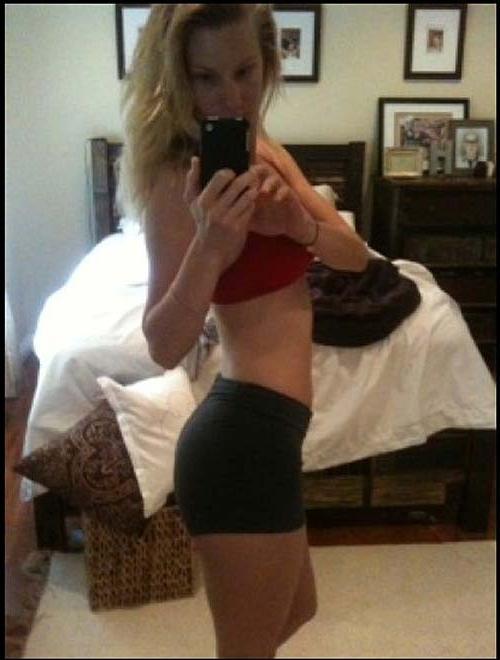 16P Heather Morris posing totally nude on leaked phone photos