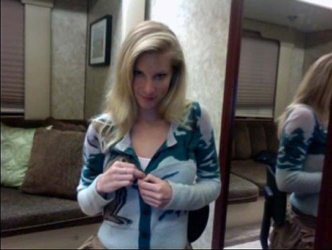16P Heather Morris posing totally nude on leaked phone photos