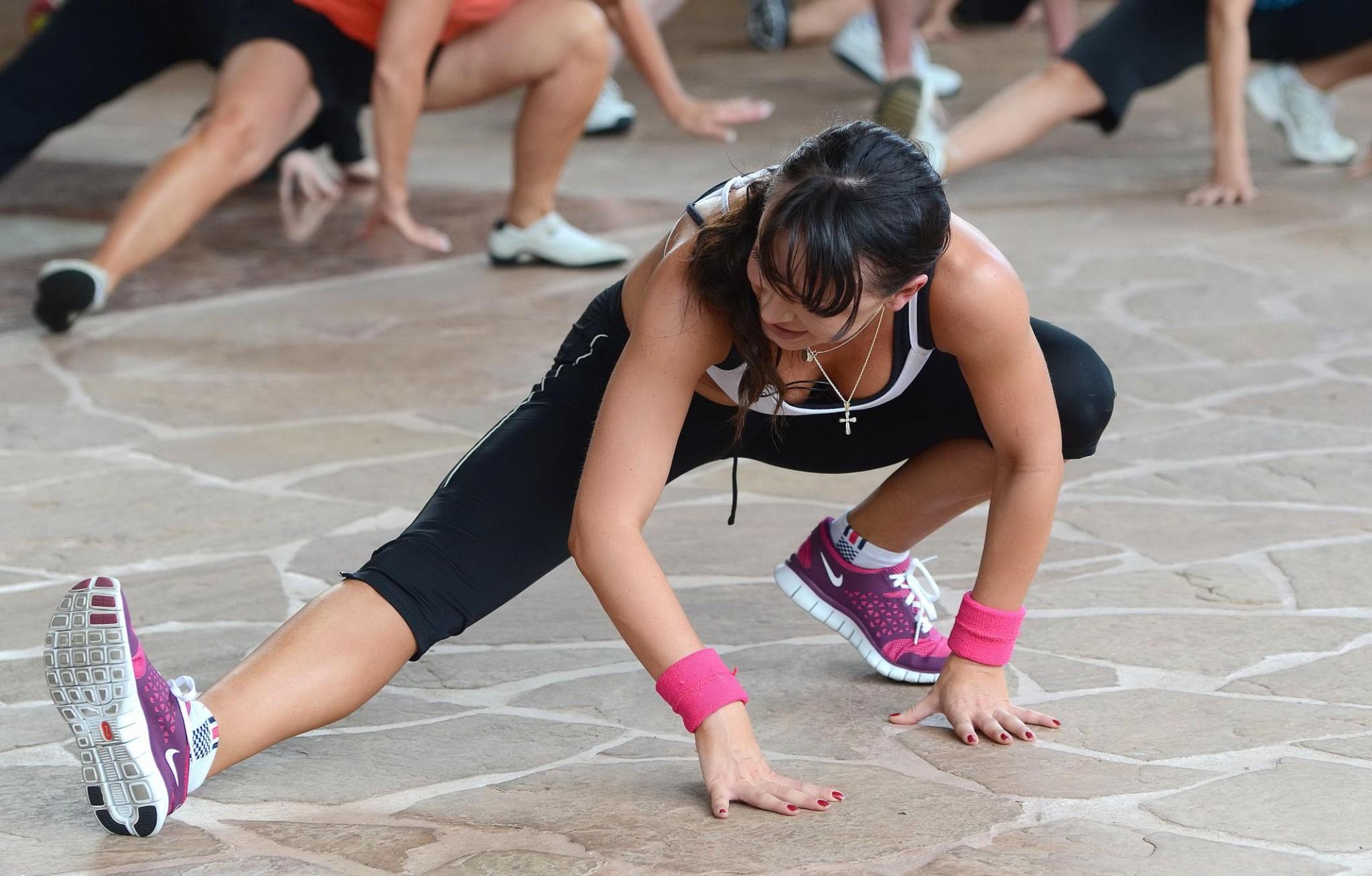 16P Karina Smirnoff works out wearing sports bra  tights in Hawaii