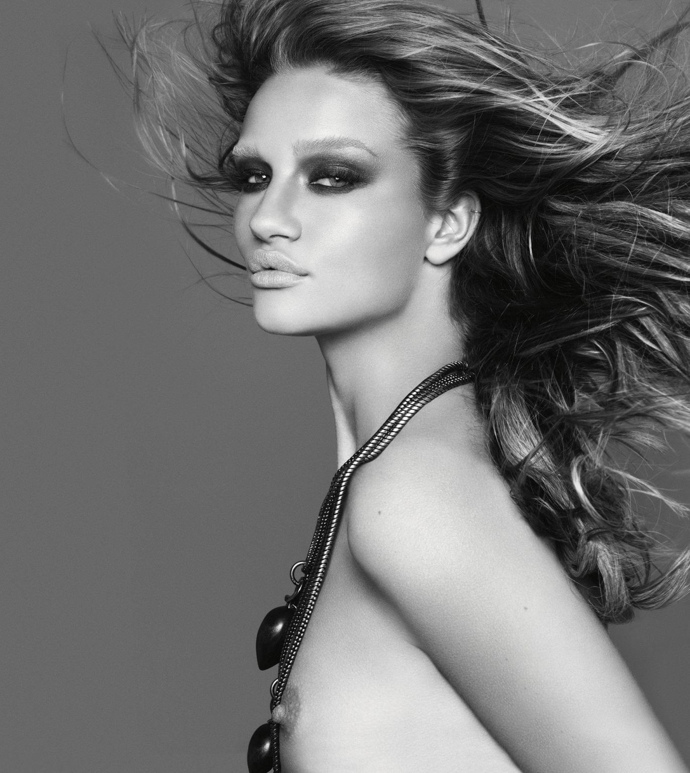 16P Rosie Huntington Whiteley posing nude for the 'Ten Times' photoshoot by Rankin