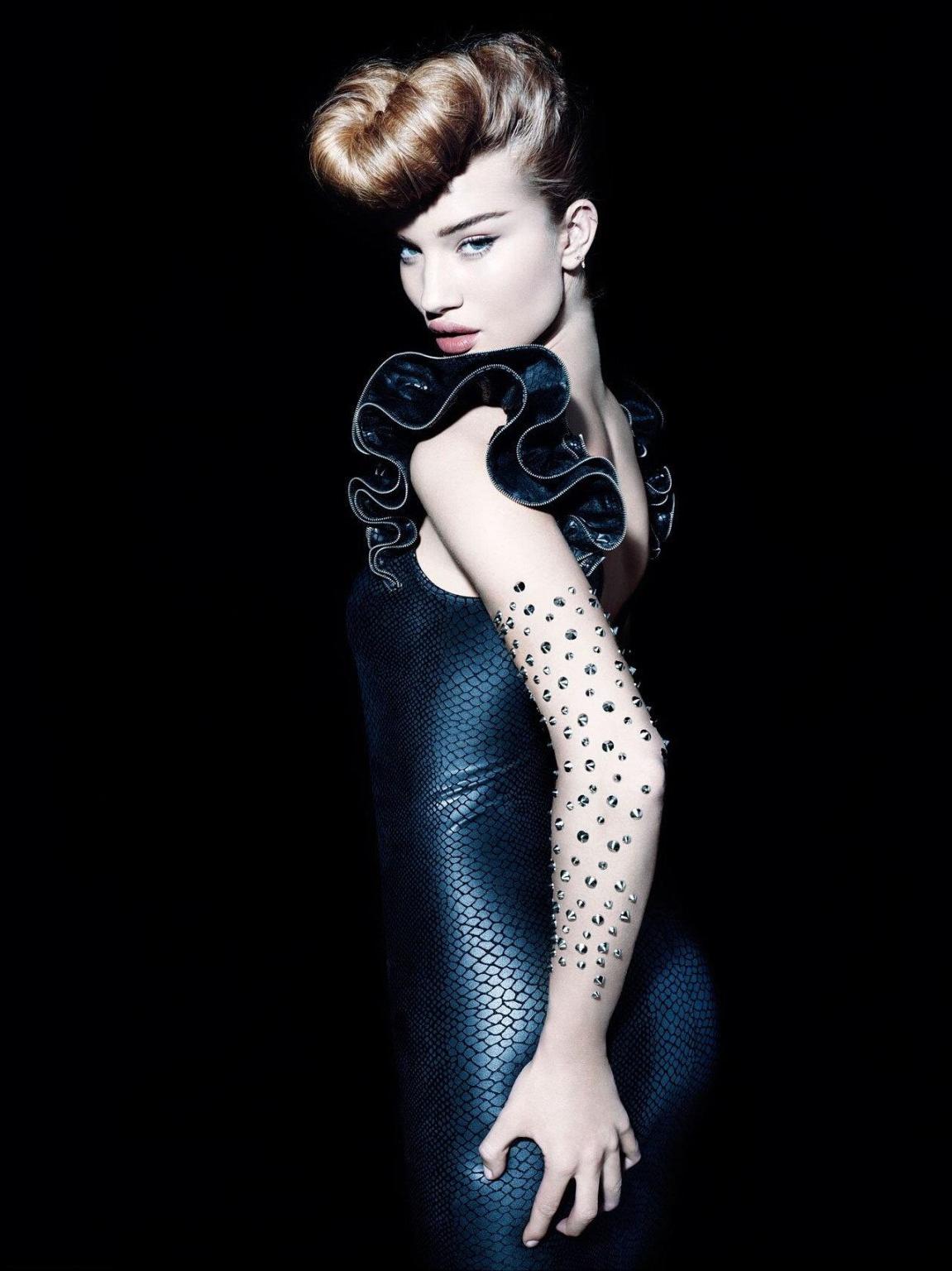 16P Rosie Huntington Whiteley posing nude for the 'Ten Times' photoshoot by Rankin