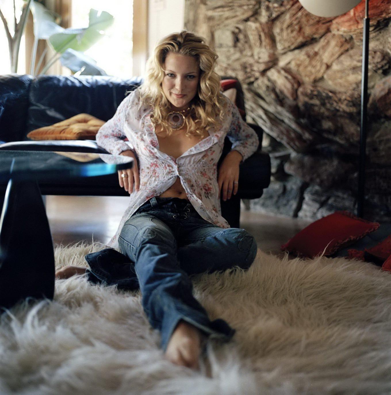 16P Kate Hudson looking very sexy in Patrik Andersson photoshoot