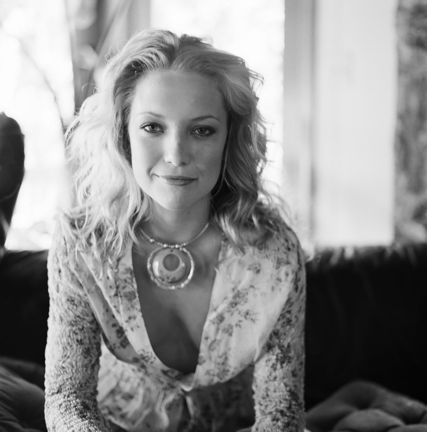 16P Kate Hudson looking very sexy in Patrik Andersson photoshoot