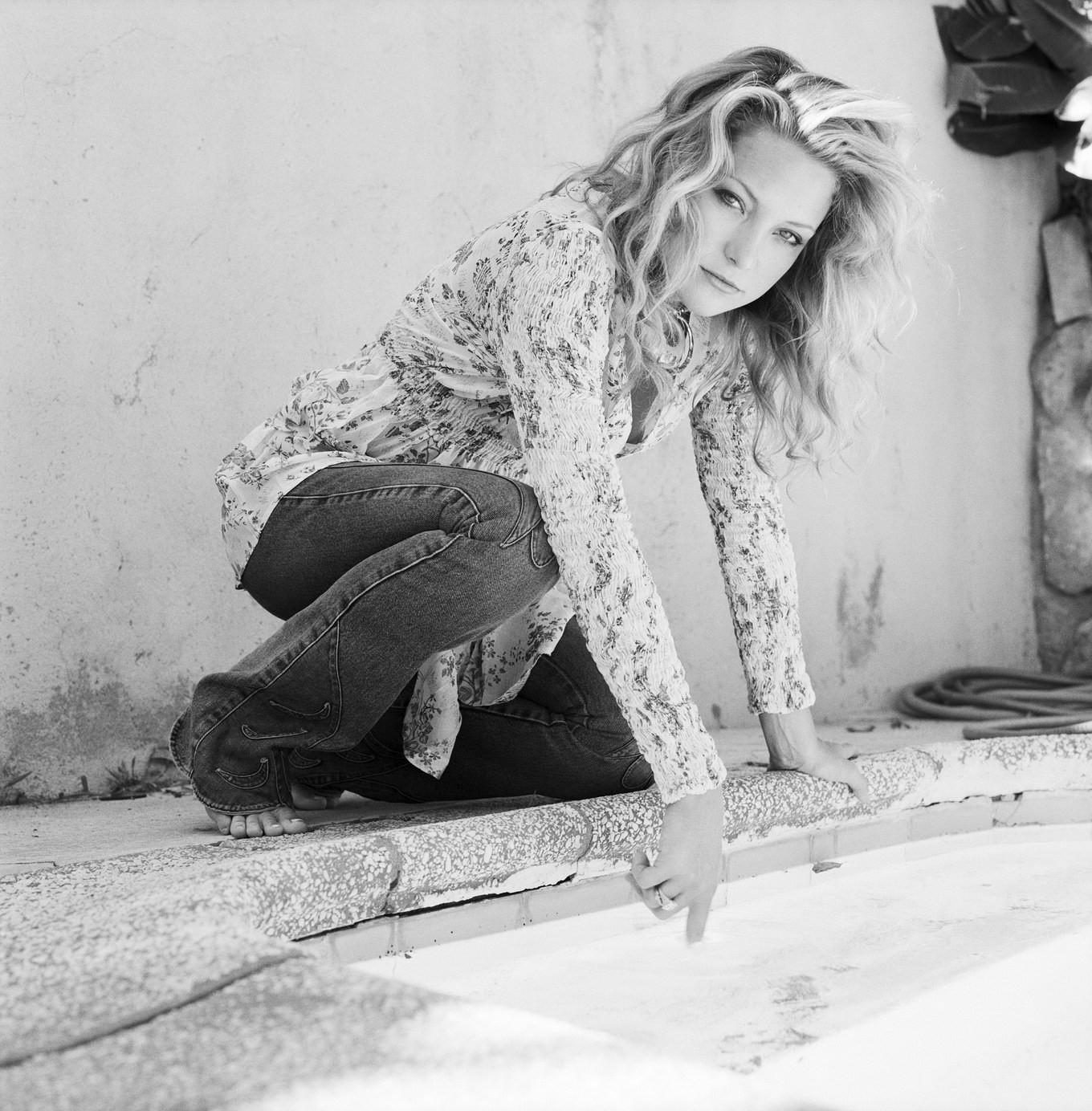 16P Kate Hudson looking very sexy in Patrik Andersson photoshoot