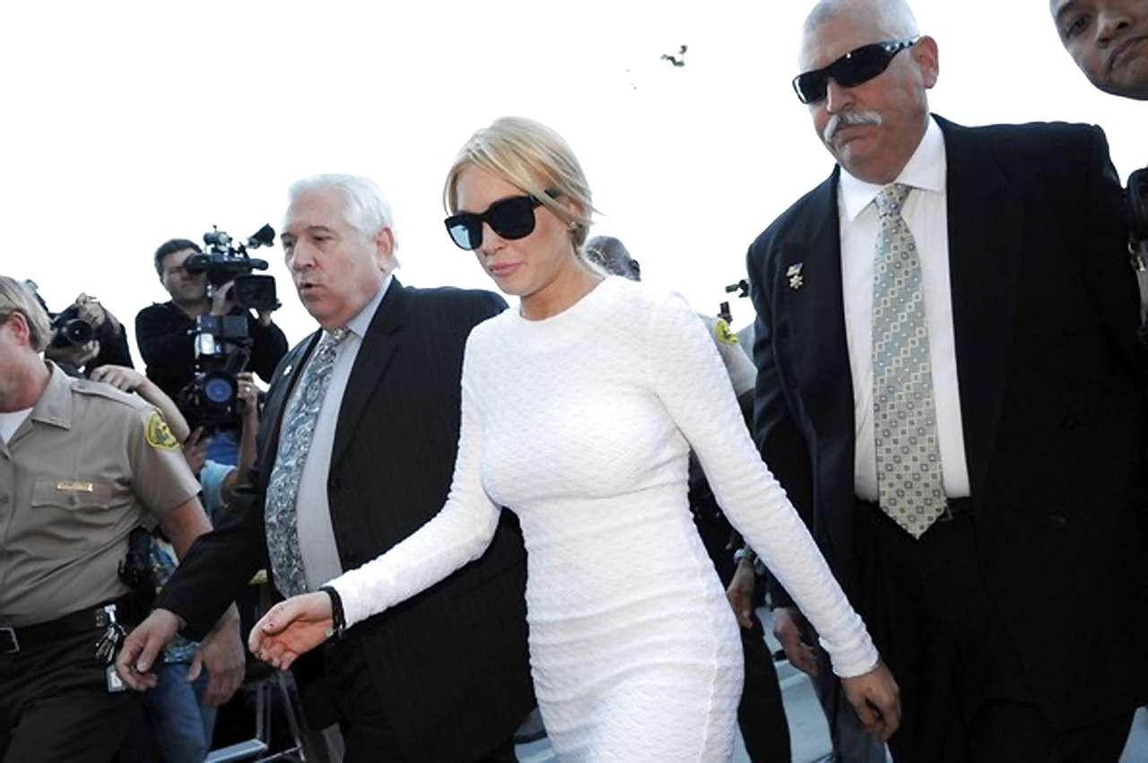 16P Lindsay Lohan leggy in white mini skirt caught by paparazzi