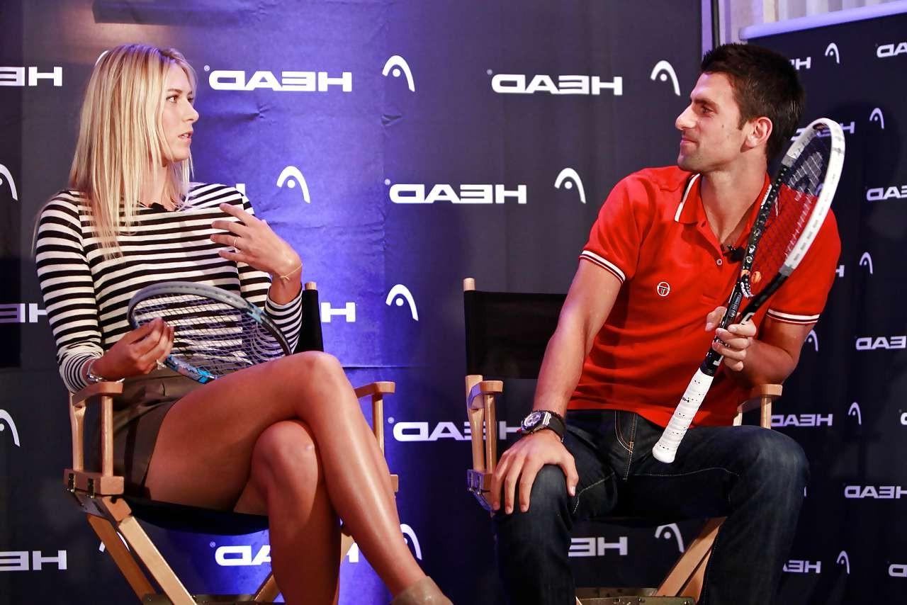 16P Maria Sharapova showing her fantastic legs in closeup shoots by paparazzi
