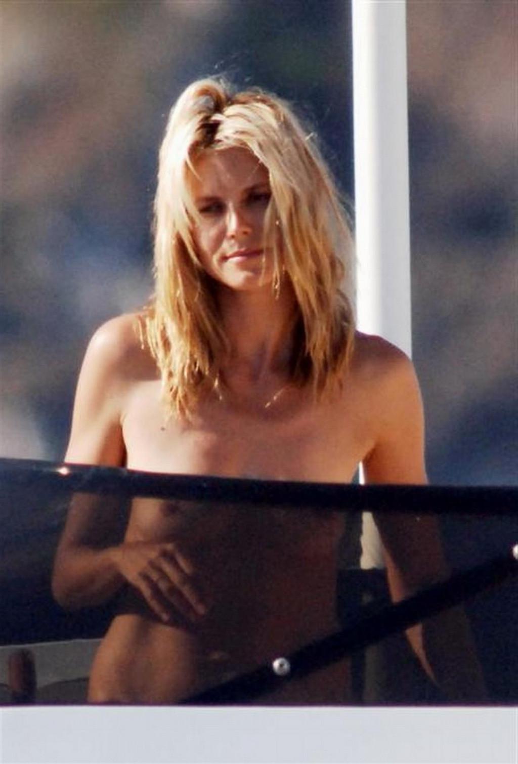 16P Heidi Klum caught sunbathing topless on vacation in Ibiza