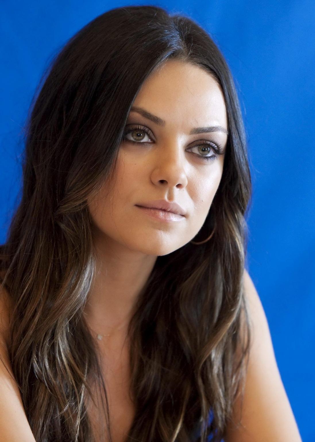 16P Mila Kunis looks stunning for A.G photoshoot in Cancun