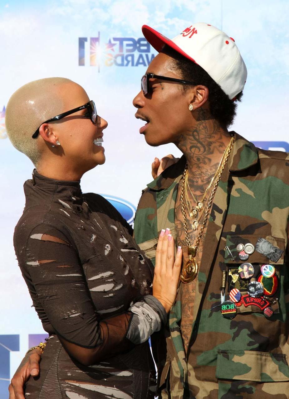 16P Amber Rose masturbating with fingers and exposing sexy nude body
