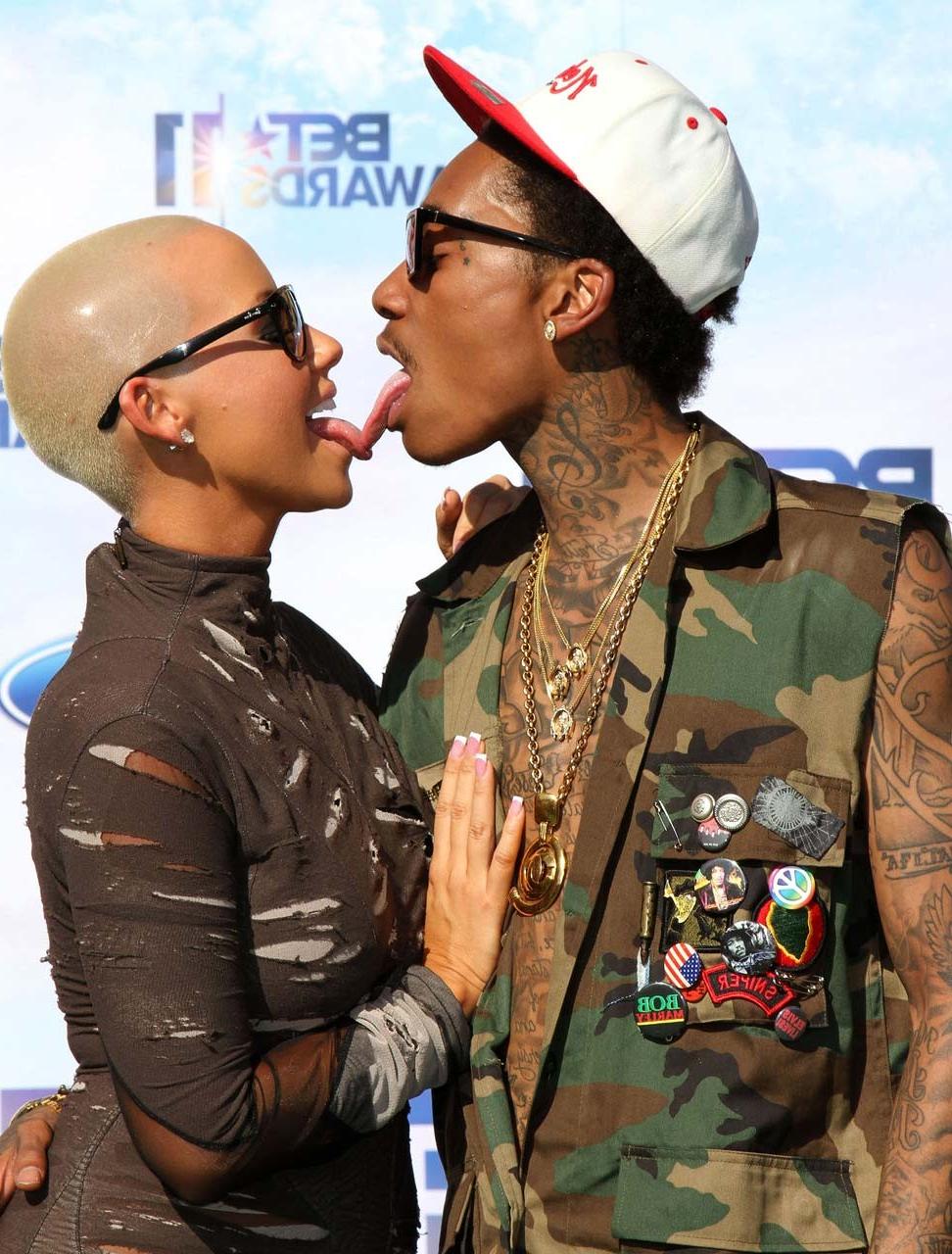 16P Amber Rose masturbating with fingers and exposing sexy nude body