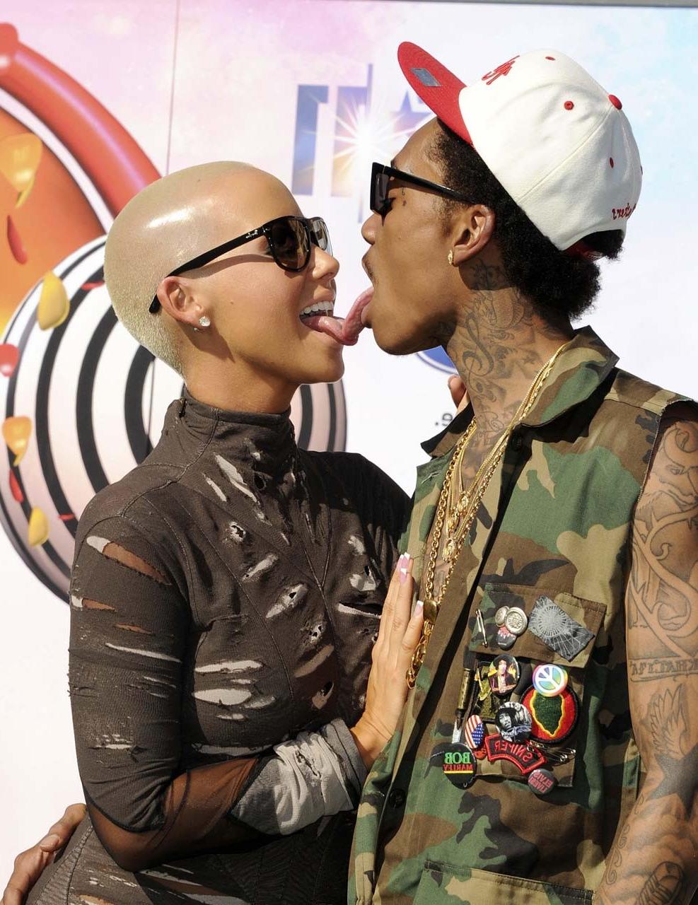 16P Amber Rose masturbating with fingers and exposing sexy nude body