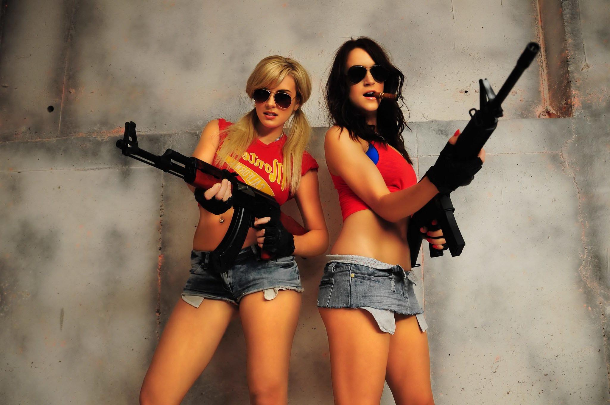 16P Rosie Jones topless armed  ready for Duke Nudem photoshoot