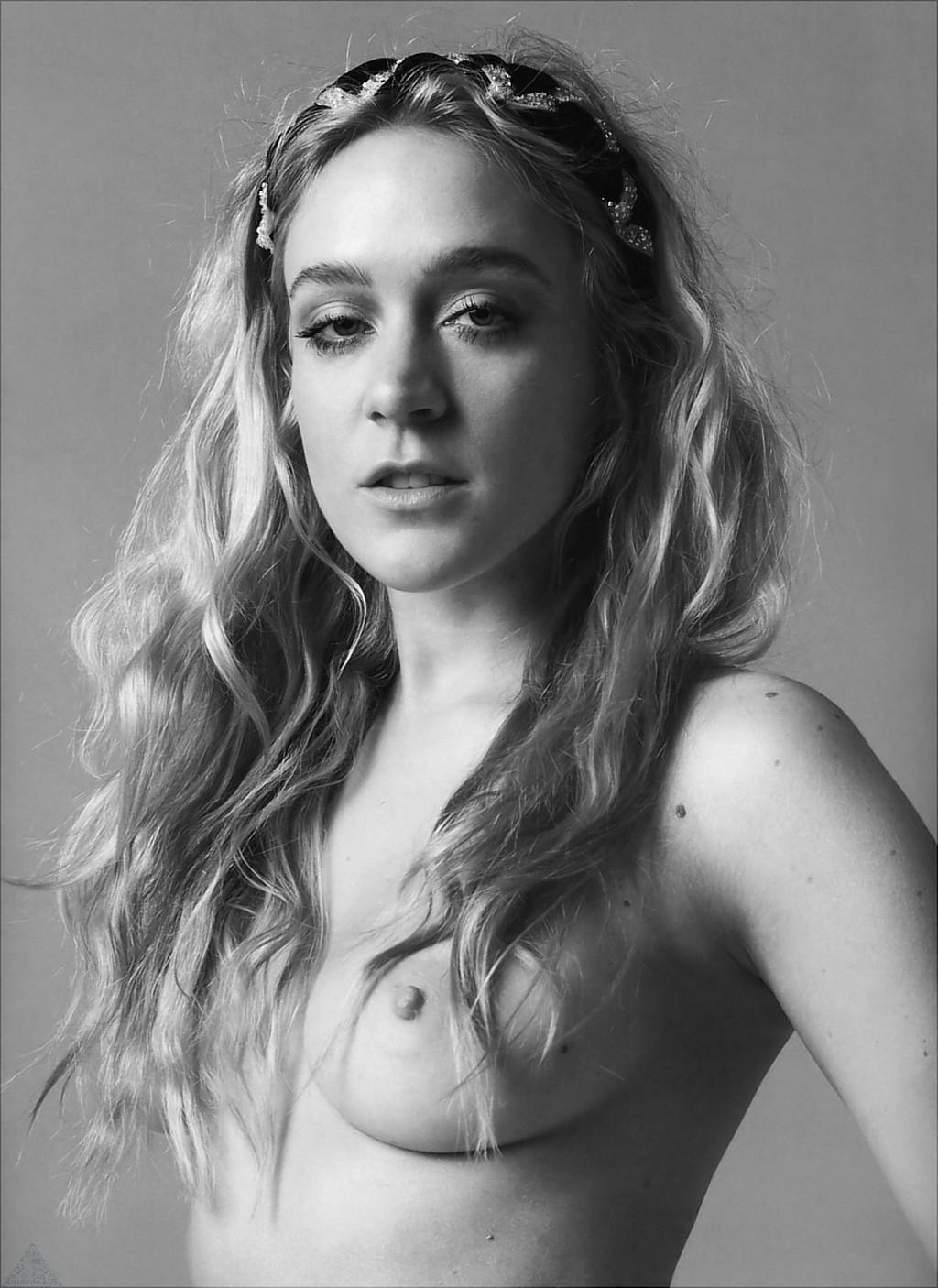 16P Chloe Sevigny fully nude in boots for blackwhite photoshoot