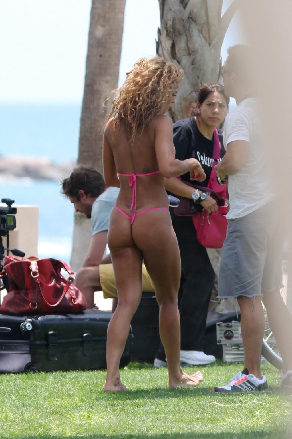 16P Jennifer Nicole Lee micro bikini photoshoot outdoor in Miami
