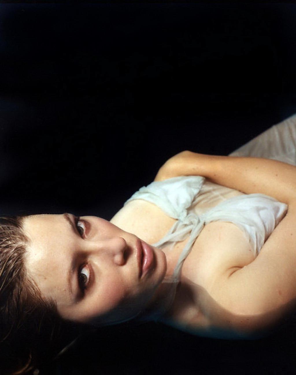 16P Jessica Biel in very sexy wet clotes photoshoot